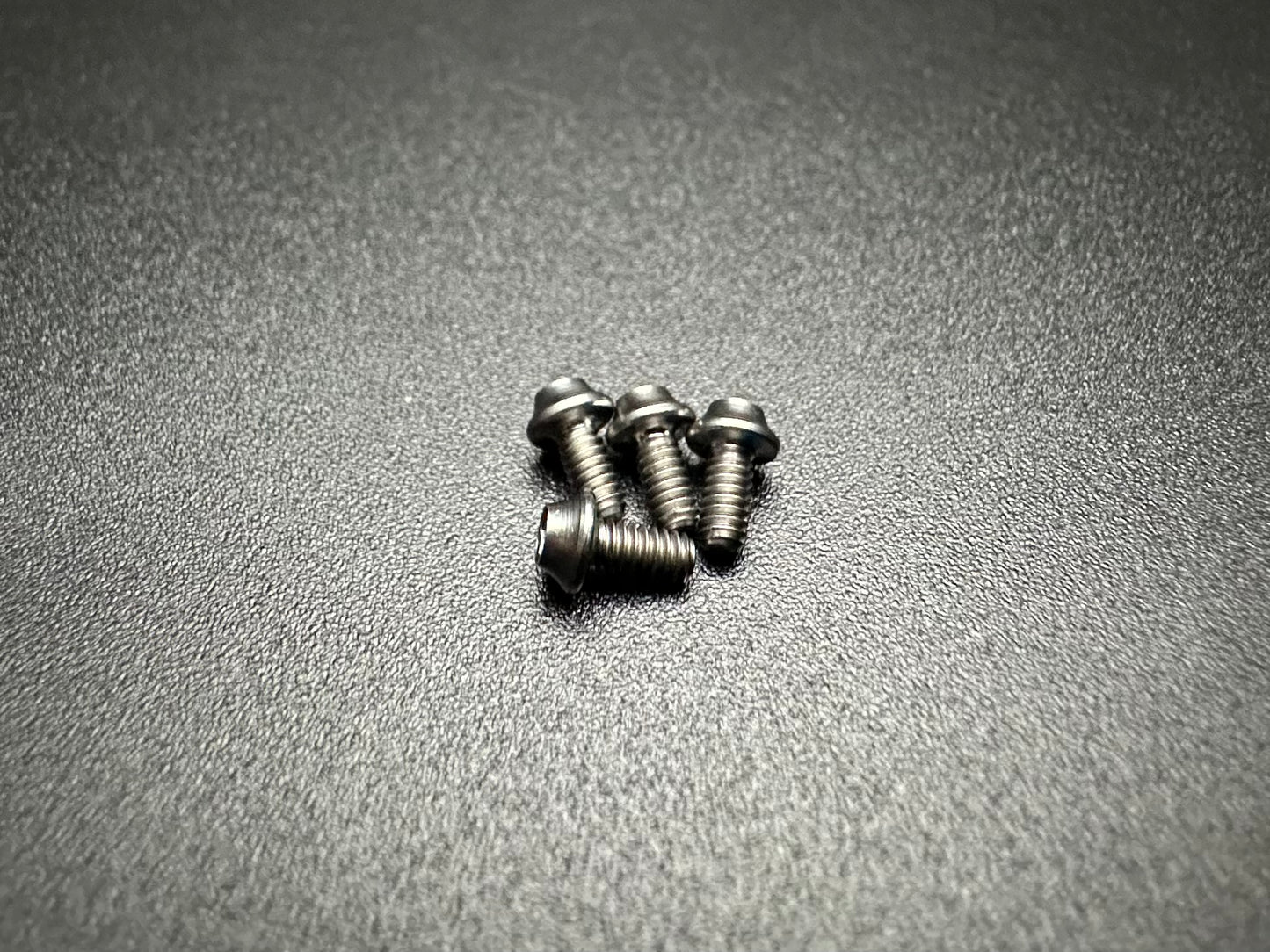 ELITE UFO HEAD M2x4mm TITANIUM SCREWS  (4pcs)